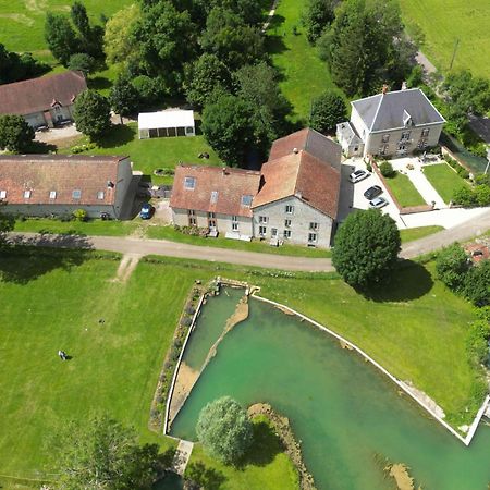 Moulin De La Fleuristerie Acomodação com café da manhã Orges Exterior foto