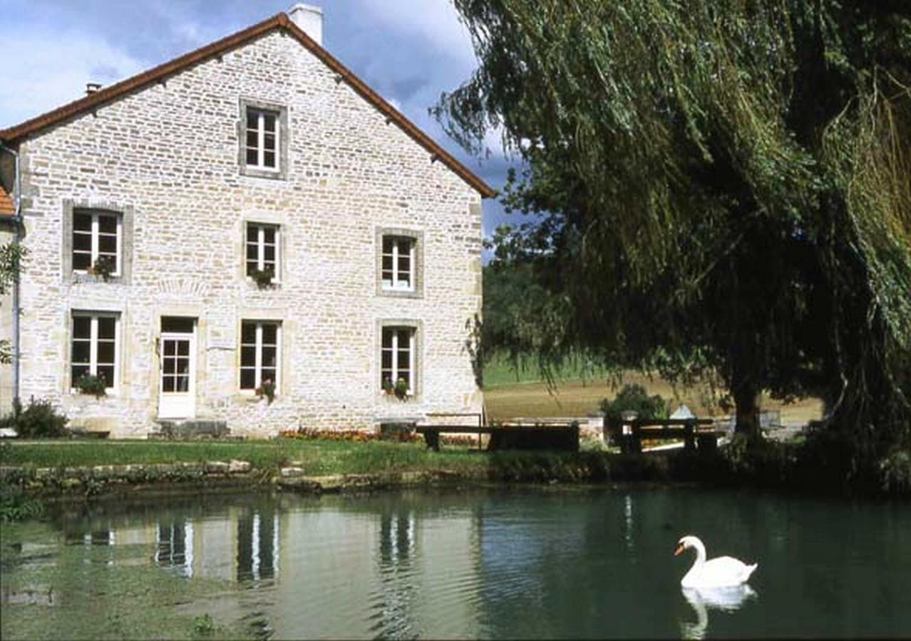 Moulin De La Fleuristerie Acomodação com café da manhã Orges Exterior foto