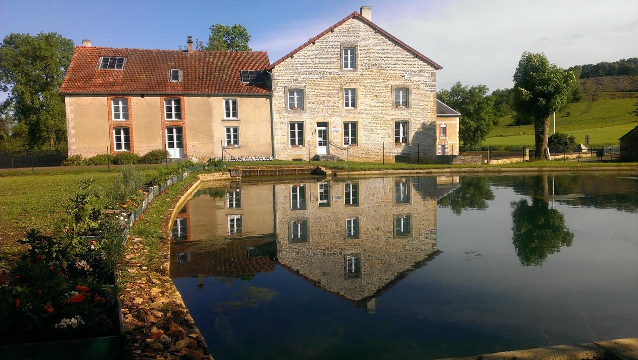 Moulin De La Fleuristerie Acomodação com café da manhã Orges Exterior foto